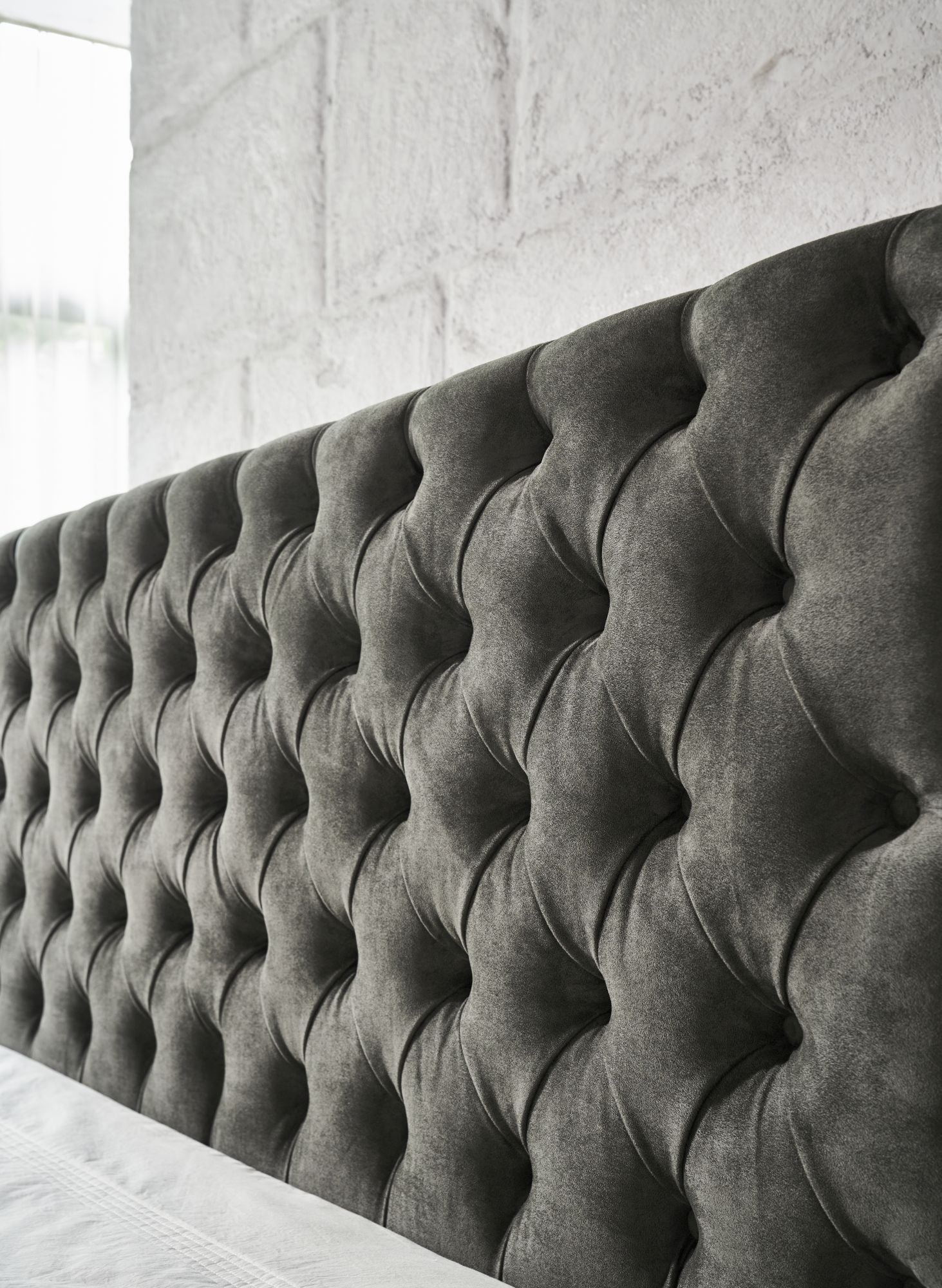 Royal bedframe headboard green