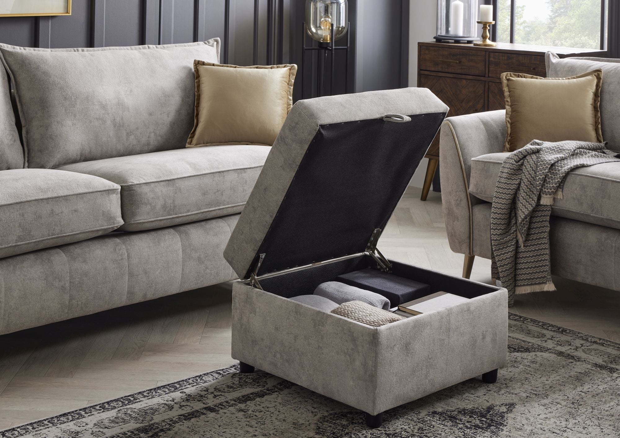 Romance Storage Footstool