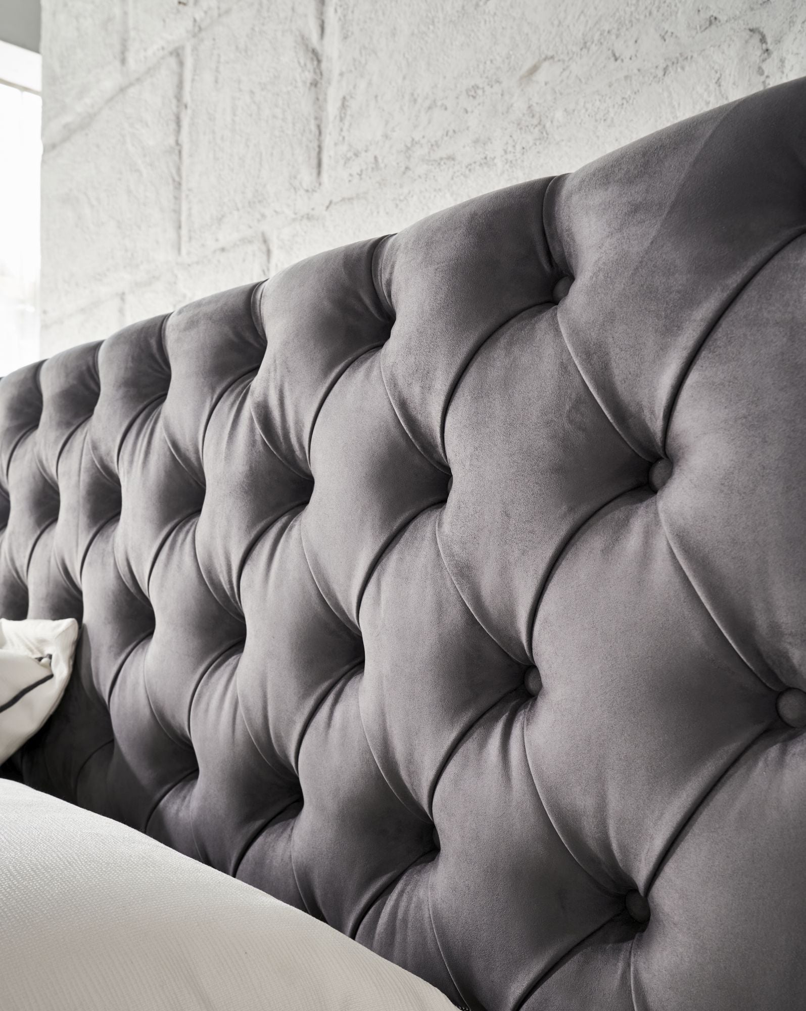 Royal headboard Nubuk Grey for colour