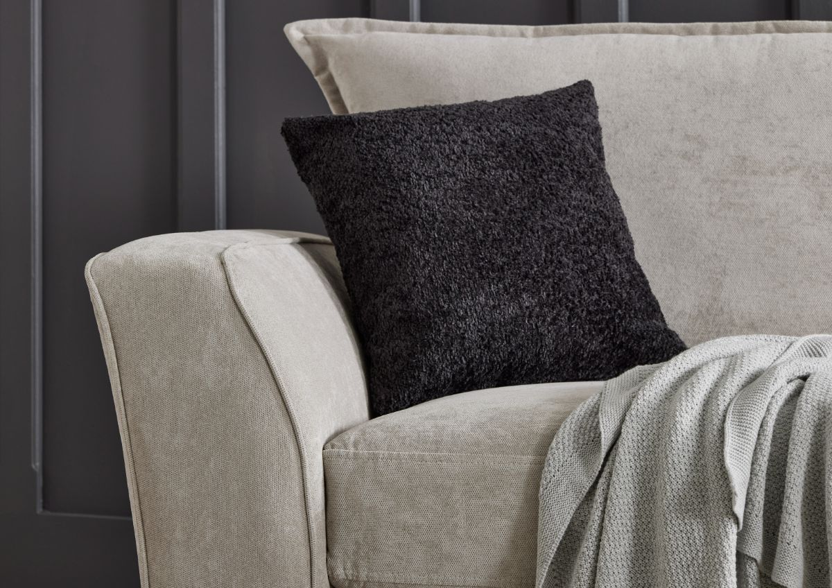 Dalby Love Chair