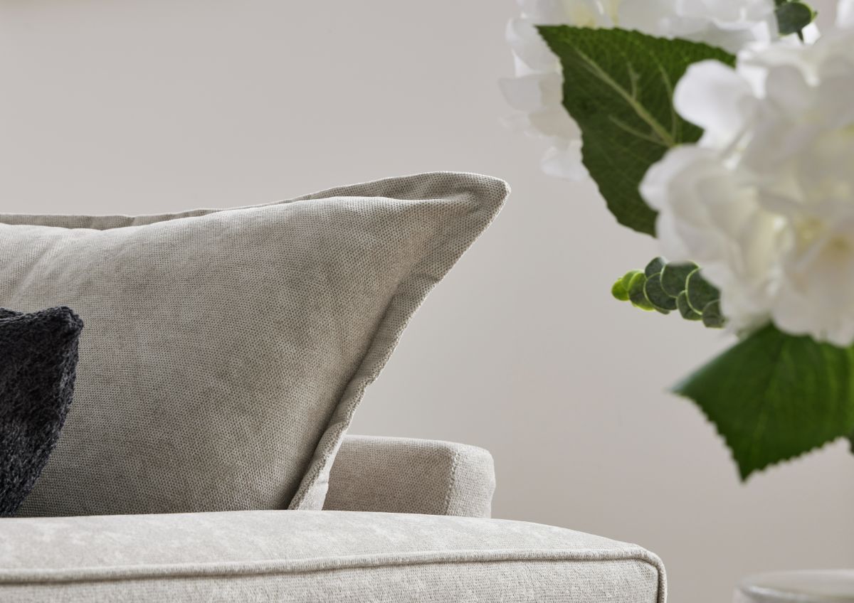 Dalby Love Chair