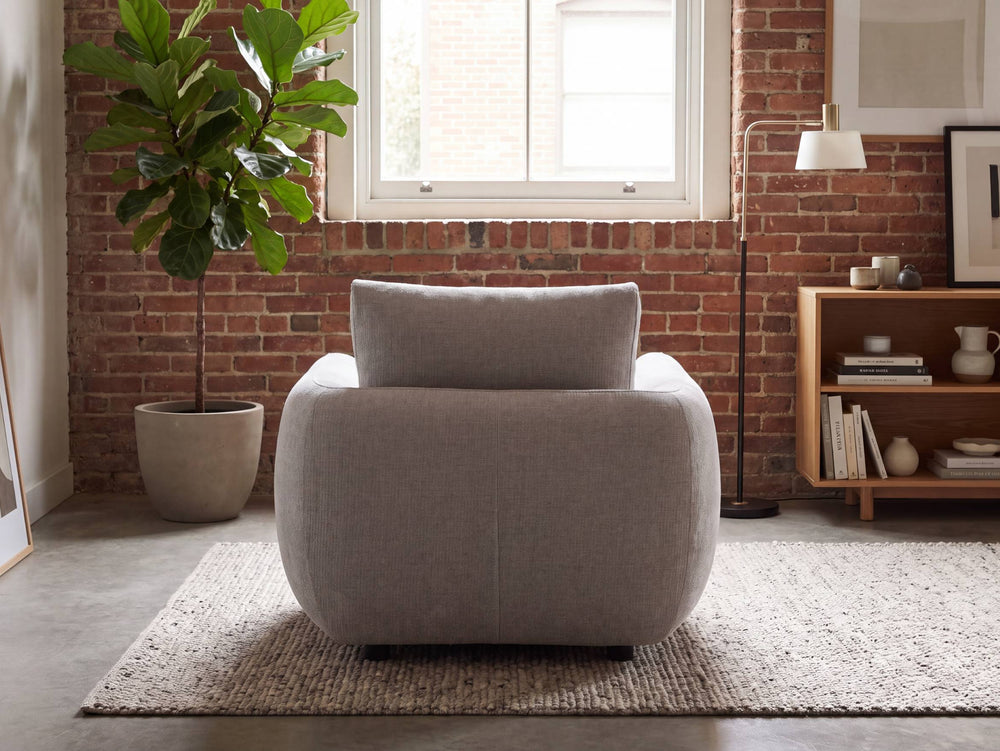 Amor Armchair