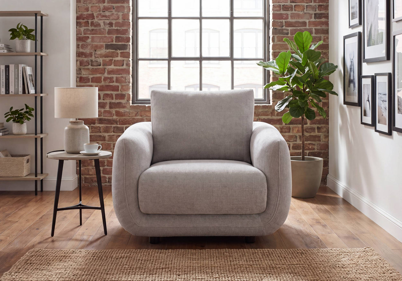 Amor Armchair