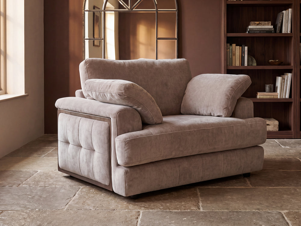 Bonita Love Chair