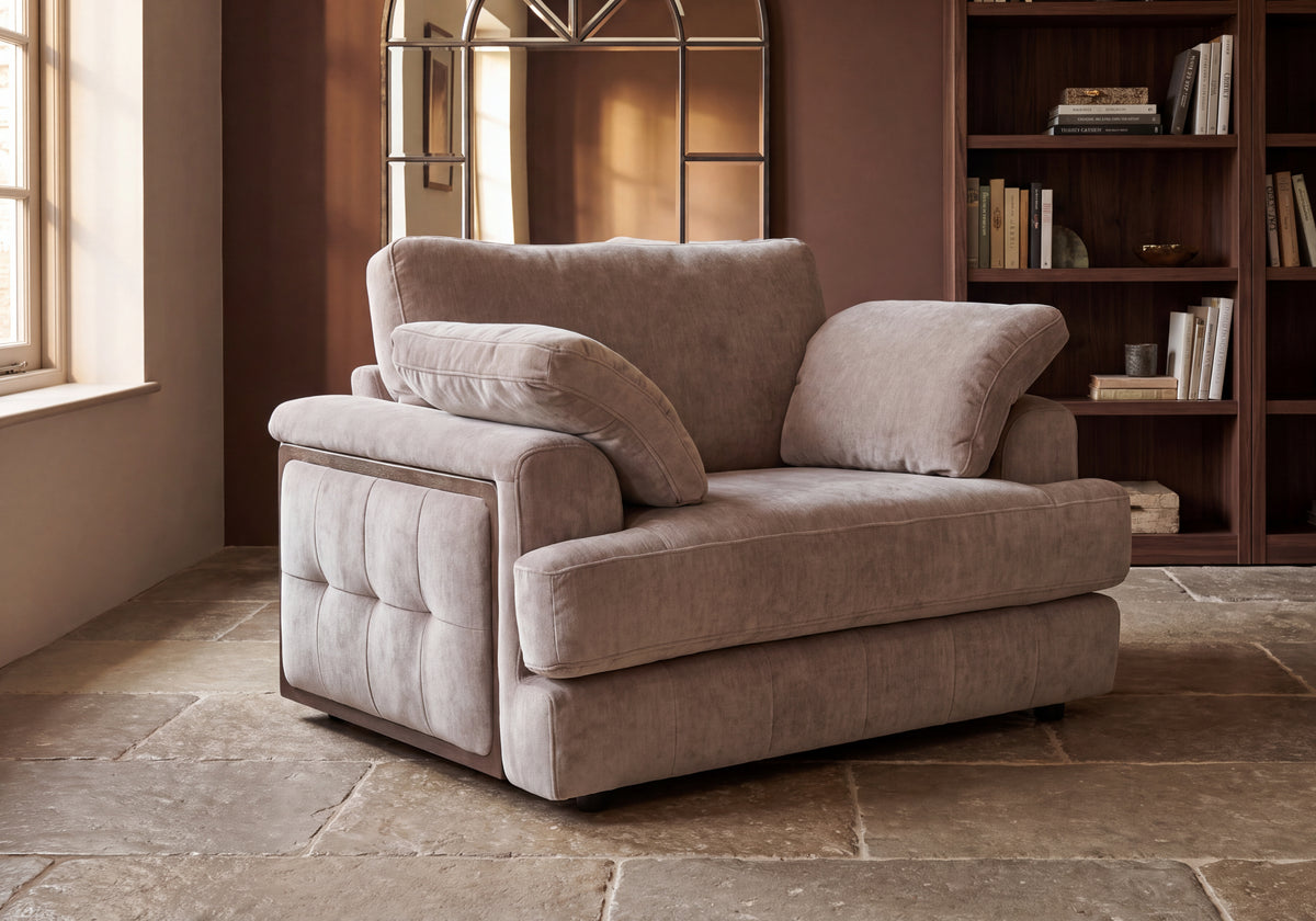 Bonita Love Chair