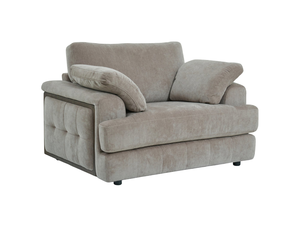 Bonita Love Chair
