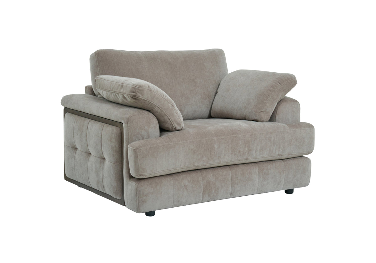 Bonita Love Chair