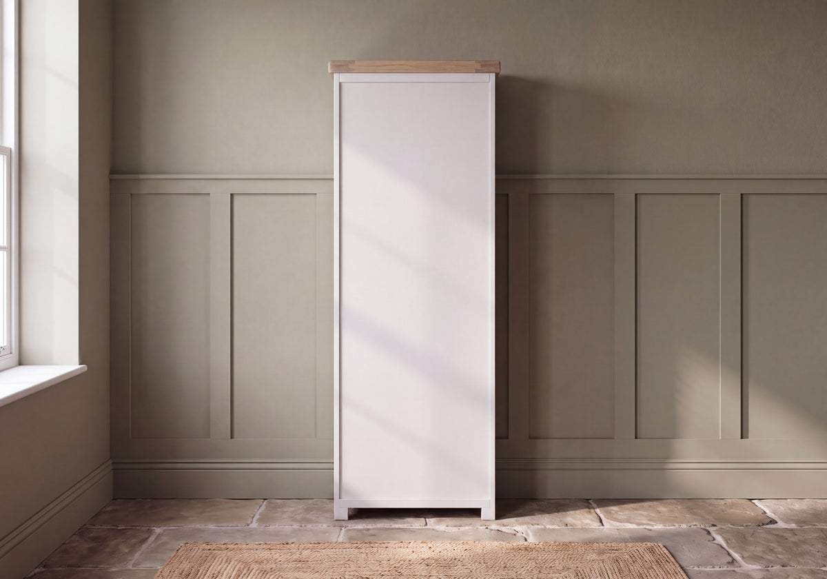 Iliana Bookshelf