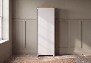 Iliana Bookshelf