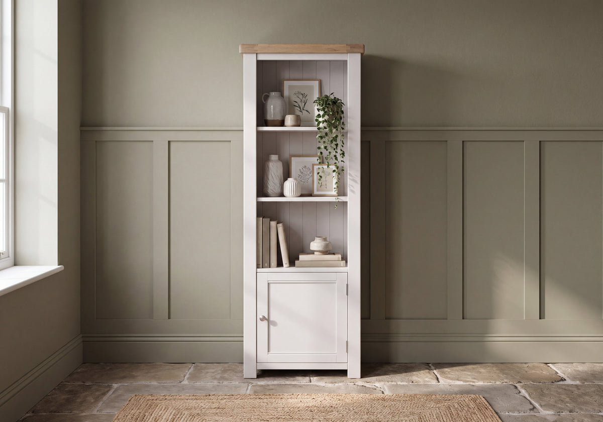 Iliana Bookshelf