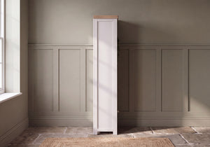 Iliana Bookshelf