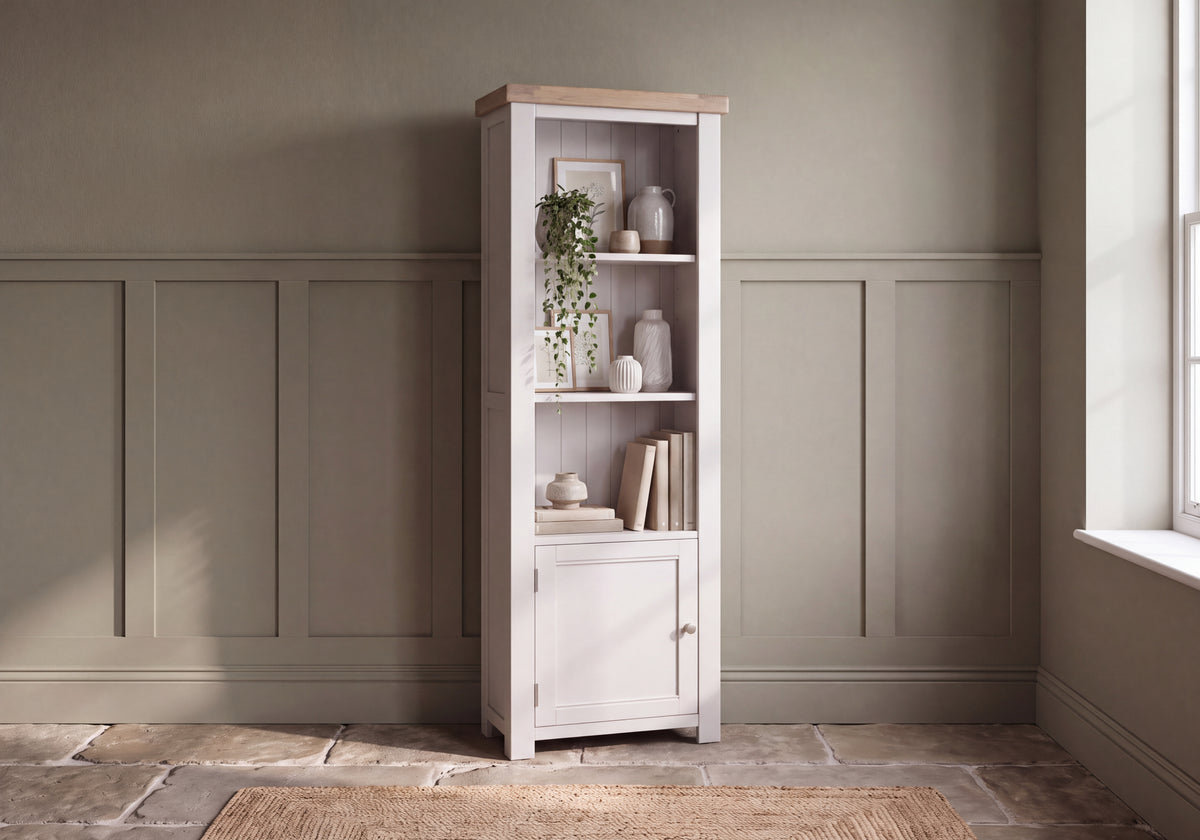 Iliana Bookshelf