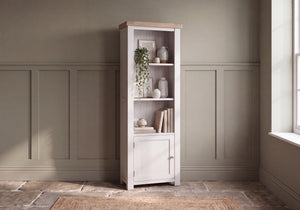 Iliana Bookshelf