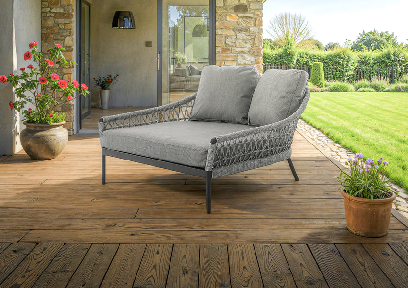Marra Garden Lounge Bed