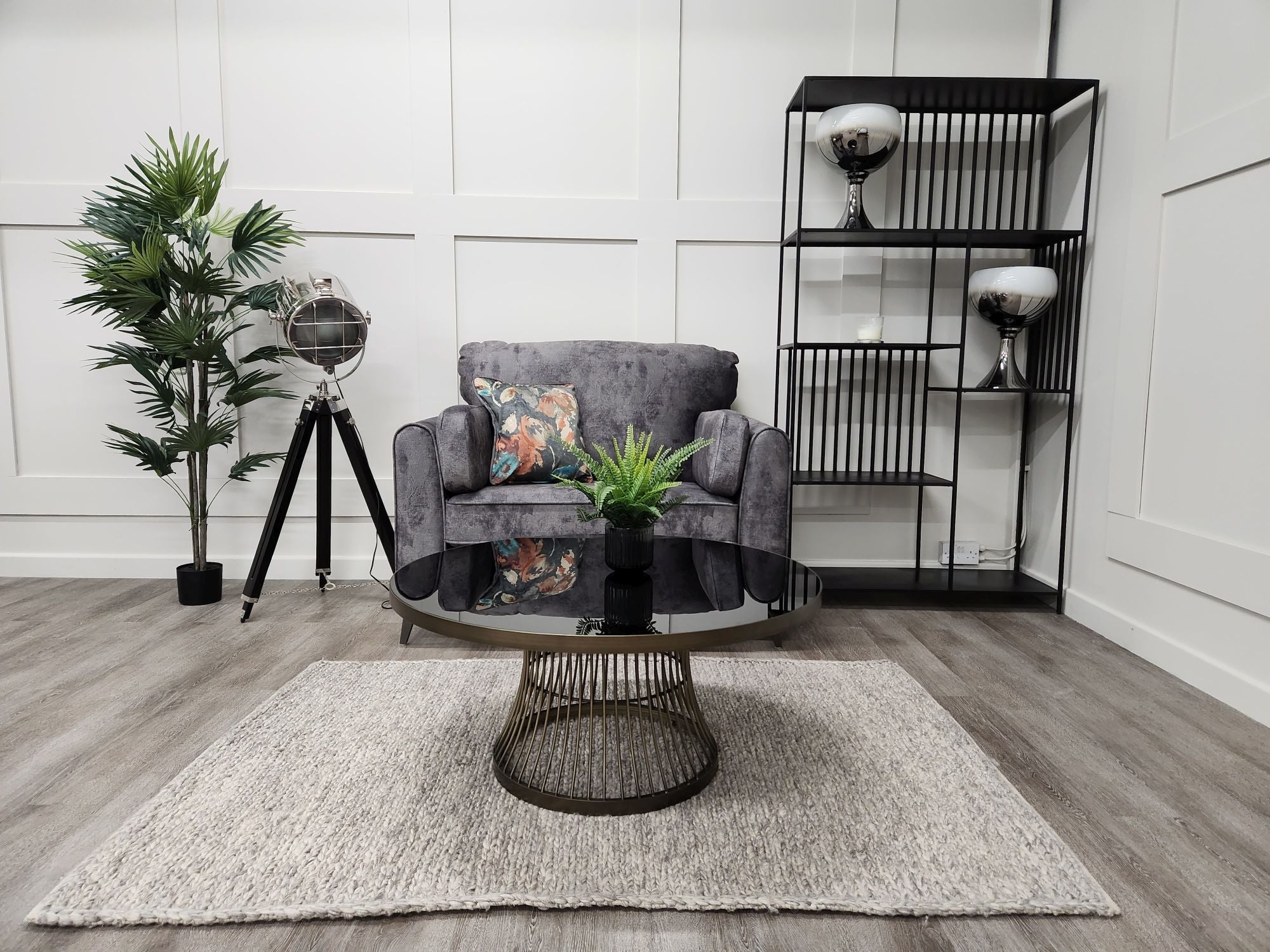Oasis Grey Love Chair and table