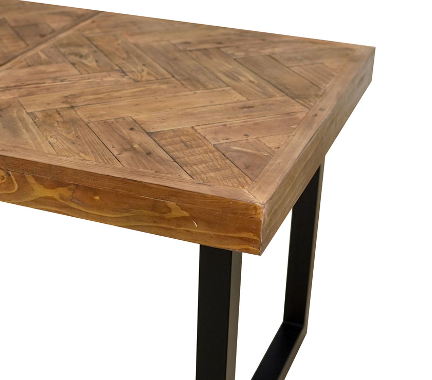 Close up view of the Belgrave Extendable Dining Table