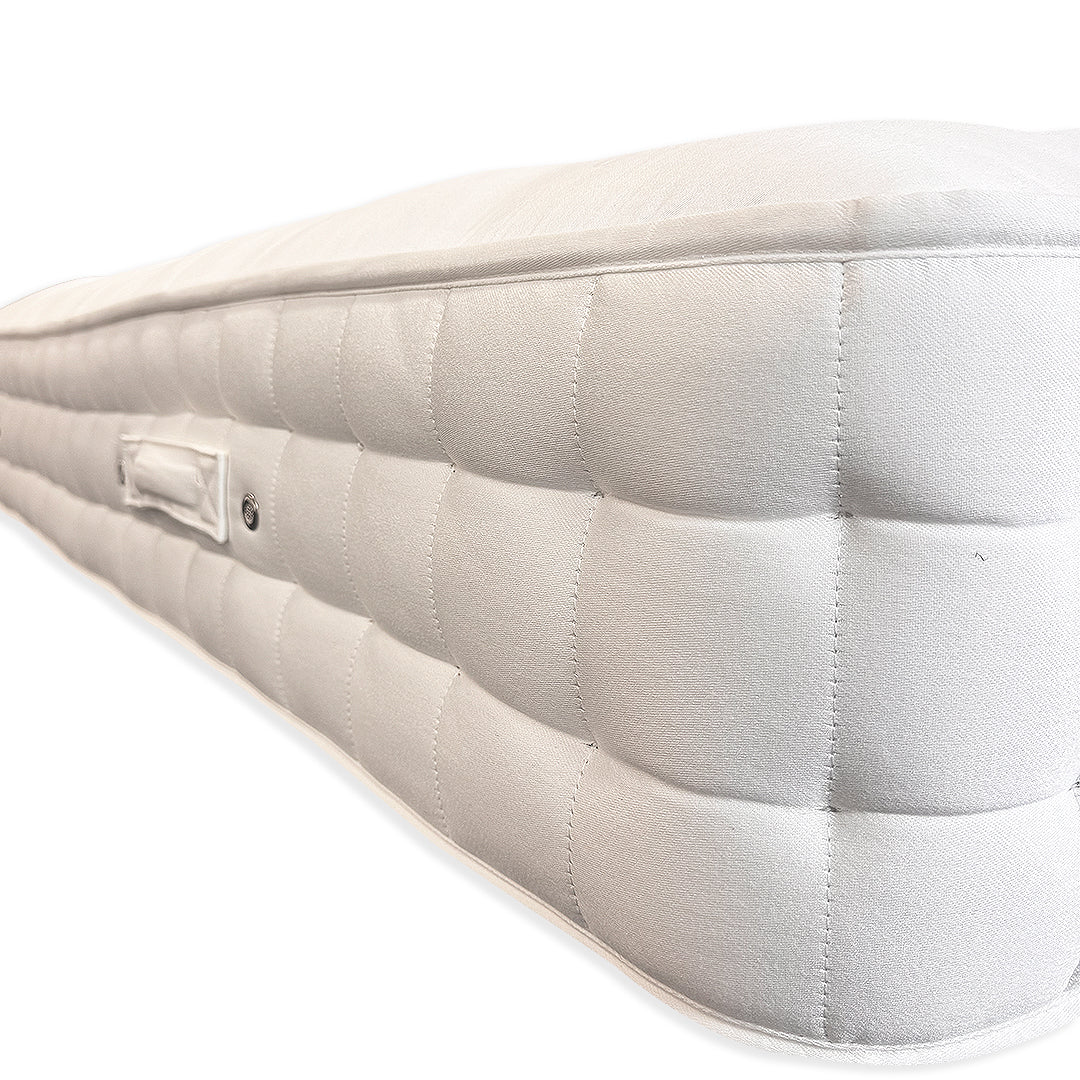 Angled image of the Turnbury 4000 Luxury Pocket Mattress