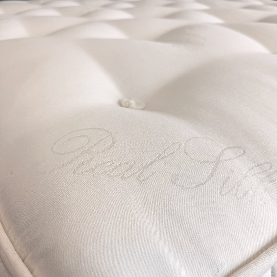 Close up image of the Turnbury 4000 Luxury Pocket Mattress