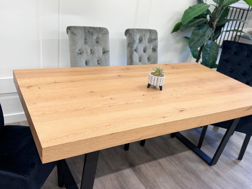 Close up image of the Porto Oak Dining Table