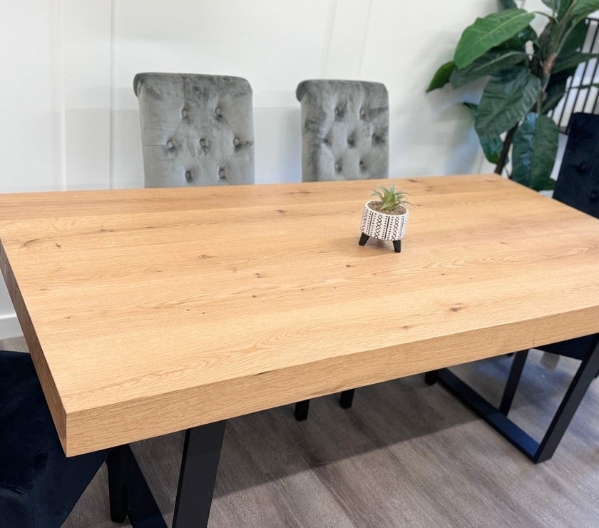 Close up image of the Porto Oak Dining Table