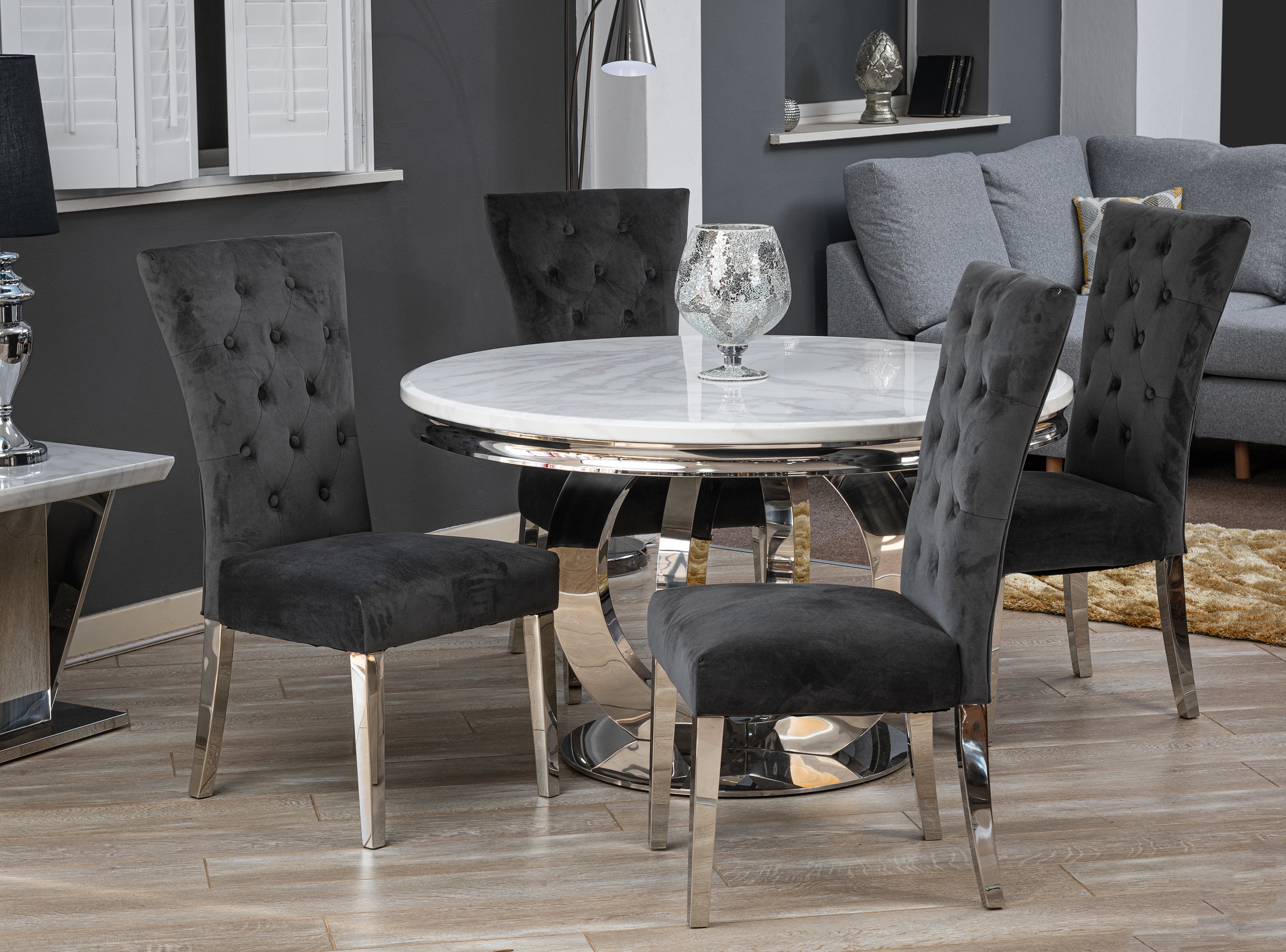 Dining chairs with brushed steel outlet legs