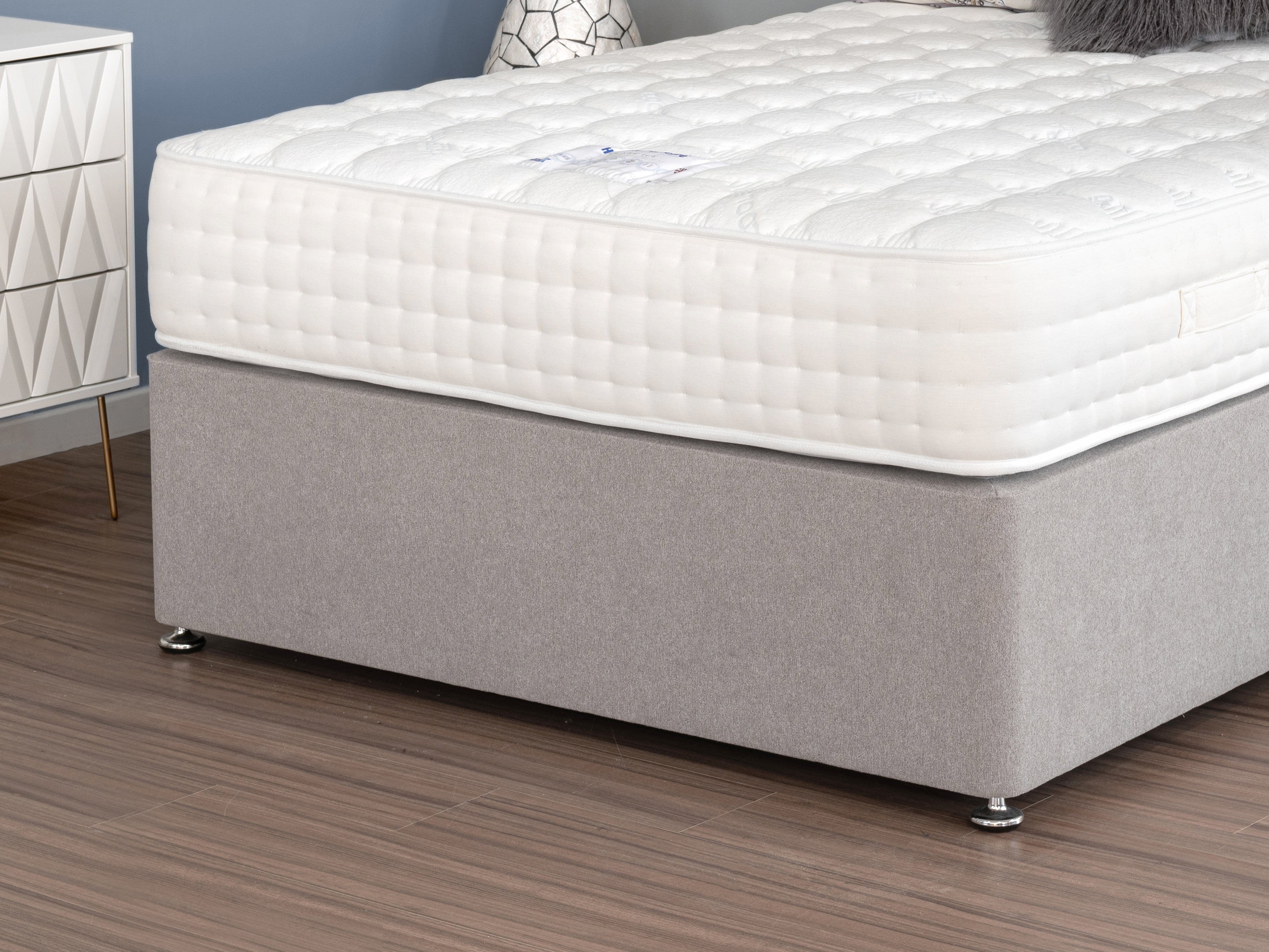 Divan Base including Pocket Ice Mattress